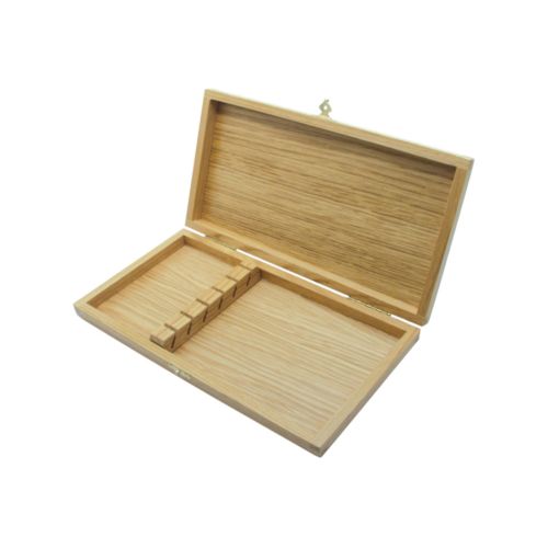 Coffret en chêne verni pour 6 couteaux de table Coffret en chêne verni pour 6 couteaux de table